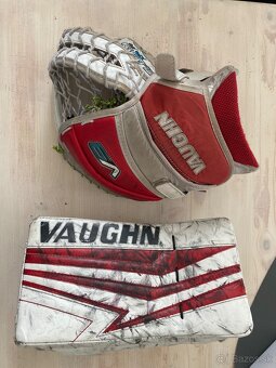 Lapačka a vyražačka VAUGHN VELOCITY JR V9 - 3
