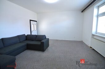Rodinný dom s veľkým pozemkom v centre na prenájom - 3