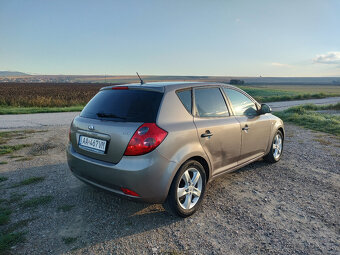 Kia Ceed 1.6 CRDi, 2007 - 3