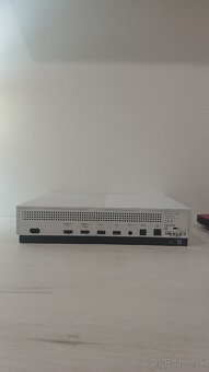 Xbox One S - 3