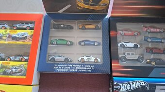 Hot wheels a matchbox autíčka 1:64 sety - 3