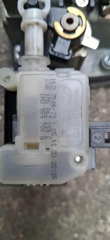 Kľučka kufra Seat Ibiza 6L , Seat Cordoba 6L - 3