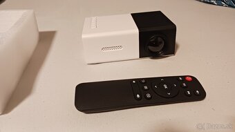 Prenosný led projektor - 3
