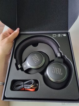 JBL LIVE 660NC slúchadlá - 3