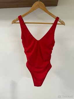 Krásne červené dámske bodyčko - 3