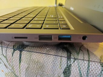 Predám čistonový notebook Blackview - 3