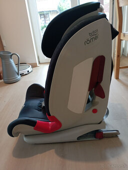 Predám detskú autosedačku Britax Römer Advansafix RM - 3