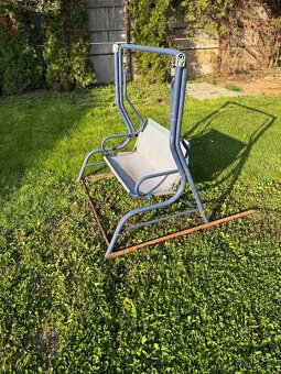 Detská hojdačka - kovová konštrukcia - 3