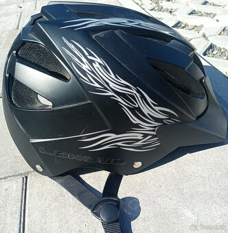Cyklistické helmy - 3