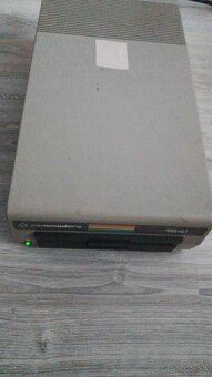 Prodám disketovou mechaniku pro počítač Commodore C64 Floppy - 3