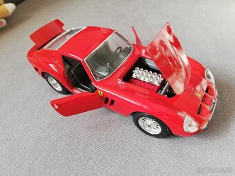 1:18 FERRARI 250 GTO - 3