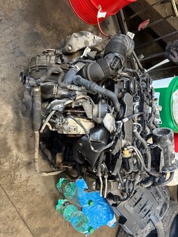 Motor s prevodovkou 2.0 TDi 110kW komplet nastrojený - 3