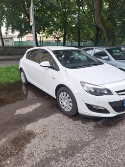 Predám opel astra j 1.7 CDTI rok 2014 - 3