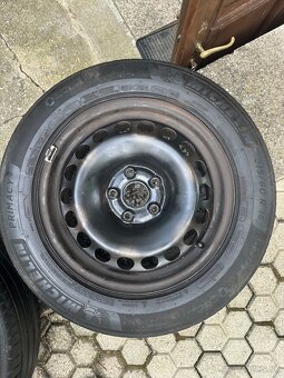 Predám 215/60 R16 - 3