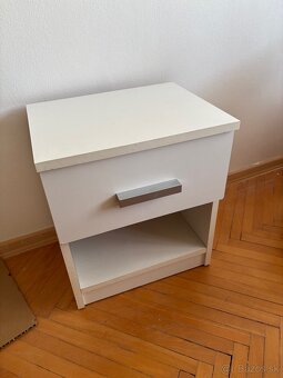 Nočný stolík - 3