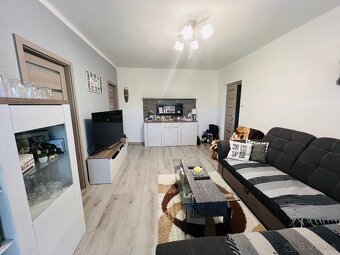 Na predaj pekný 3 izbový byt po rekonšt.aj so zariadením BR - 3