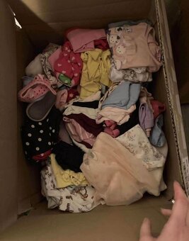 Detské oblečenie + prebaľovací pult - 3