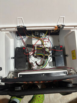 Detske elektricke auticko Jeep 4x4 pre 2 deti - 3