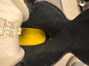 brusle CCM 9355  vel. 42/7 D - 3