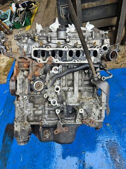 Motor Toyota Corolla Verso 2.2 110 kW - 3