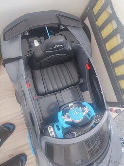 Elektrické autíčko Bugatti Divo - 3