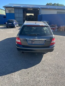 Mercedes Benz triedy C W204 - 3