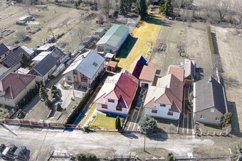 NA PREDAJ - Priestranný 5-izbový rodinný dom Ľubeľa - 3