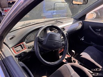 HONDA CIVIC 2000 na náhradné diely - 3