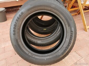 Letne pneu GOODYEAR EFFICIENT GRIP 215/60 R17 96 H - 3
