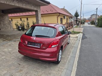 Peugeot 207 1.4 benzín - 3