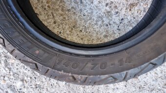 Predám pneu Michelin city grip 2 140/70 r14 - 3