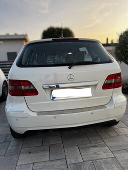 Mercedes B - 3