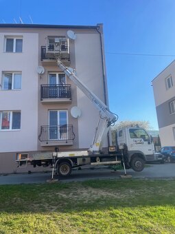 Nissan Cabstar práce montažnou plošinou - 3