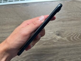 Apple iPhone XR 64 Gb - 3