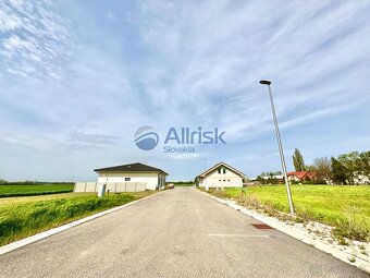 Exkluzívny predaj stavebného pozemku v Malackách - 3