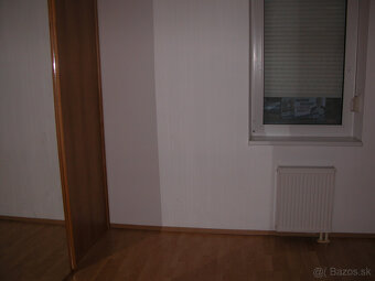 Dam do dlhodobeho prenajmu slnecny 3-izbovy byt v Skalici - 3
