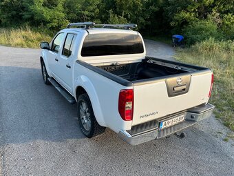 Nissan Navara DoubleCab 3.0 V6 Platinum - 3
