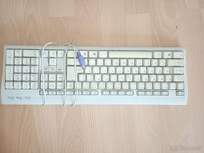 Predám OLD-monitor, elektromer Křižík, klavesnicu KWD-820 - 3