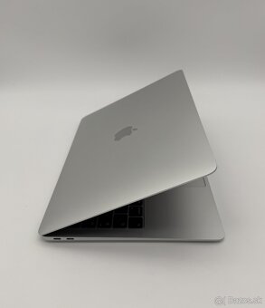 MacBook Air 13" 2018 Retina Silver + ZÁRUKA - 3
