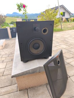 Bowers & Wilkins - 3
