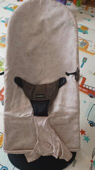Babybjorn lehátko s hrackou - 3
