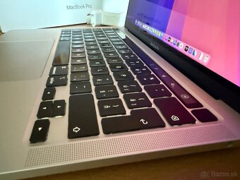 MacBook Pro 13" M2 8GB RAM, 256GB SSD - 3