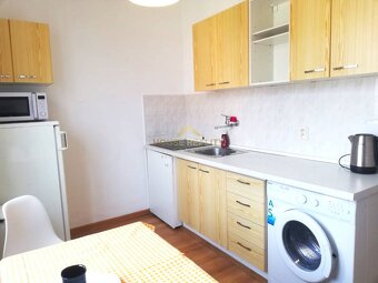 Predaj 3 izbový byt s balkónom, Medzilaborecká ul., Bratisla - 3