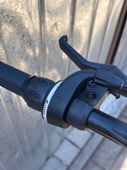 Horský celoodpružemý bicykel Core 26” modro-čiernej farby - 3