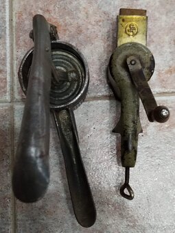 Pretláčač na zemiaky, mlynček na orechy. - 3