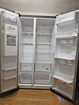 Americká chladnička LG - 3