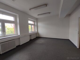Administratívne priestory 2.439,2m2 na PREDAJ, Záhradnícka – - 3