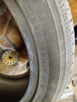 Yokohama 235/45R17 letné - 3