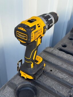 AKU skrutkovač s príklepom Dewalt - 3
