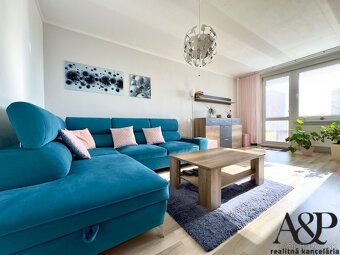 REKONŠTRUOVANÝ VEĽKÝ 3 IZB. BYT S DVOMI BALKÓNMI, 84M2, ROBO - 3